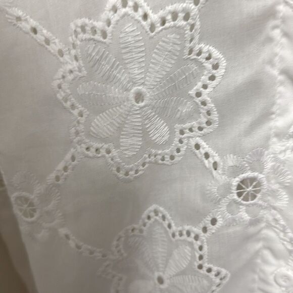 NWT Eyelet Embroidered White Long Sleeve Women’s Blouse. Size Small. - Picture 4 of 10